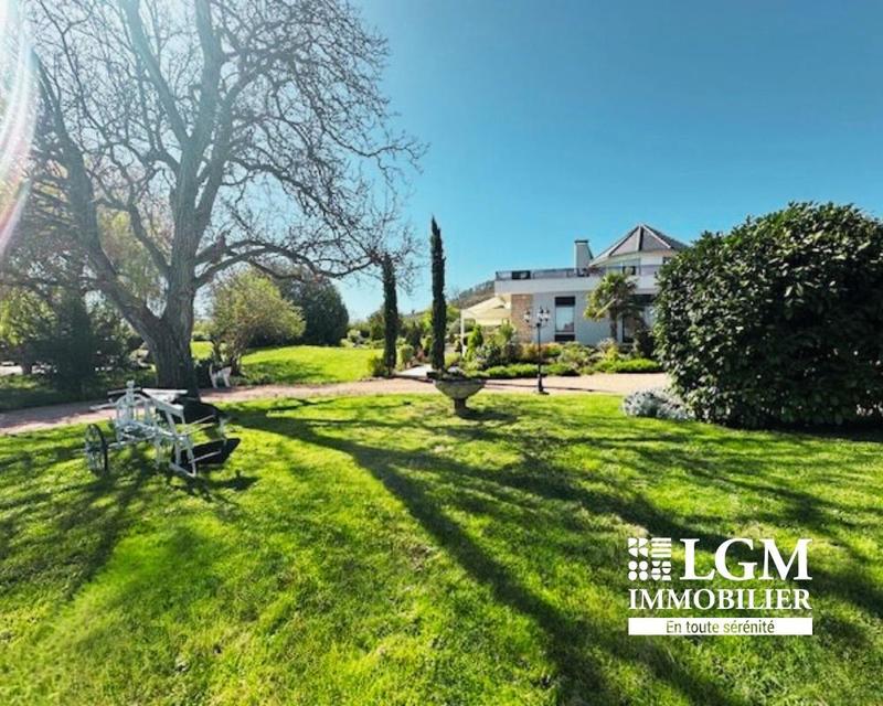 Villa - 288 m² - 6 pièces