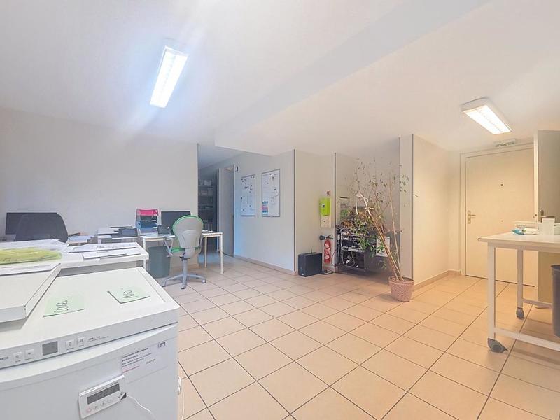 Local commercial - 151 m²