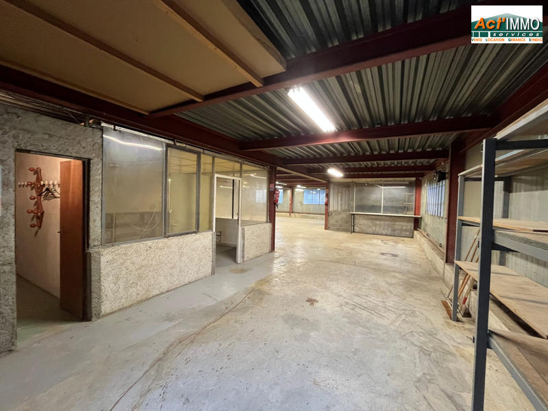 Entrepôt - 256 m²