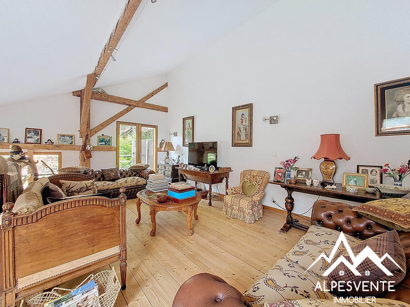 Maison - 249 m² - 9 pièces