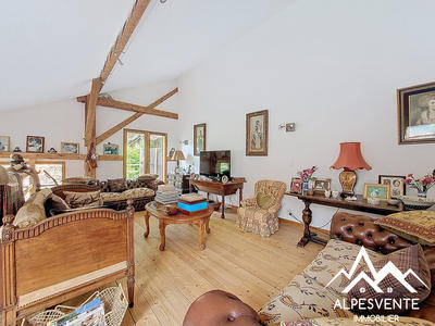 Maison - 249 m² - 9 pièces