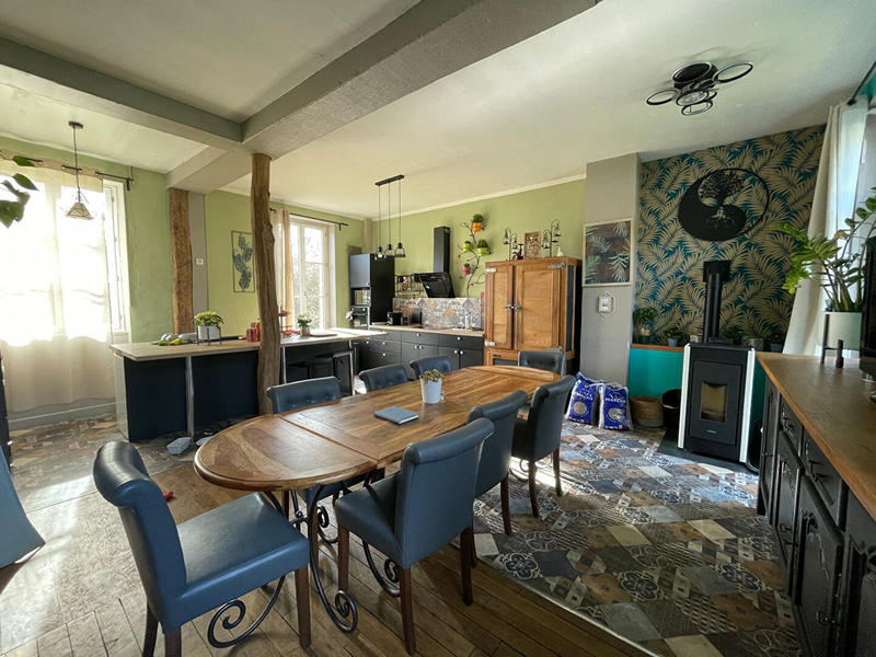 Maison - 230 m² - 8 pièces