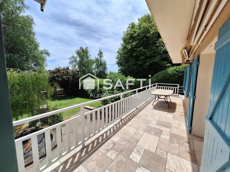 Maison - 245 m² - 9 pièces