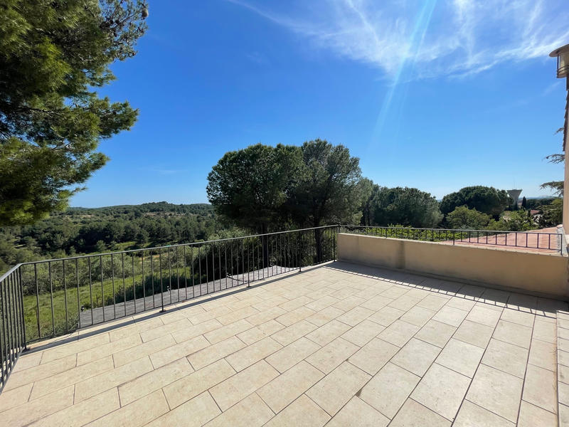 Maison - 200 m² - 9 pièces