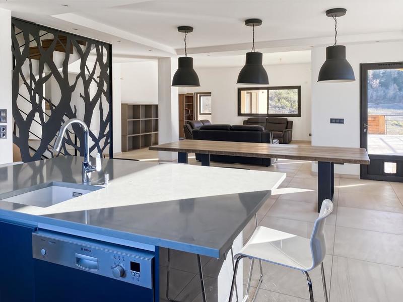 Maison - 281 m² - 6 pièces