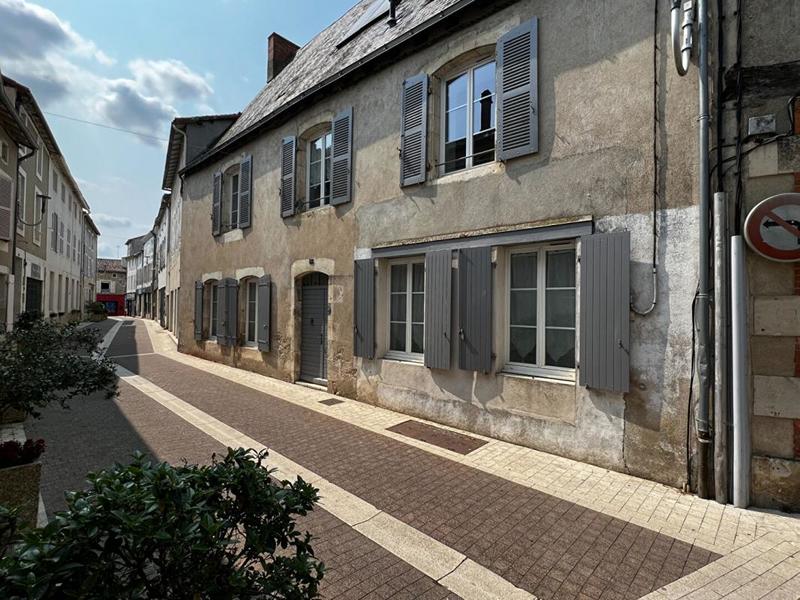 Maison - 259 m² - 8 pièces