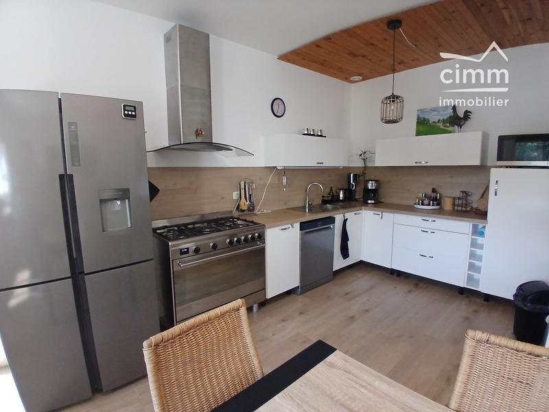 Maison - 240 m² - 4 pièces