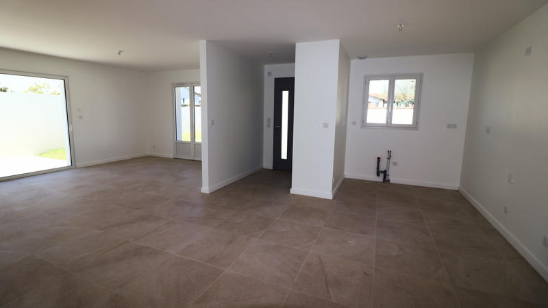 Maison - 99 m² - 4 pièces