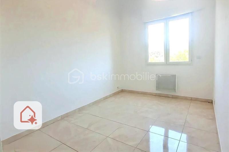 Villa - 100 m² - 5 pièces