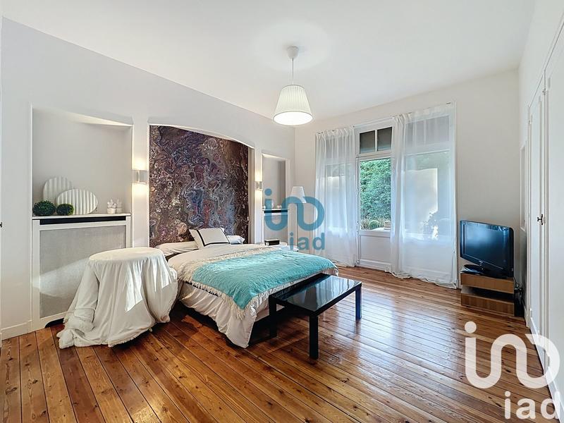 Maison - 280 m² - 10 pièces