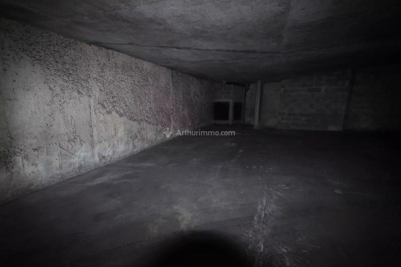 Parking / Garage - 12 m²