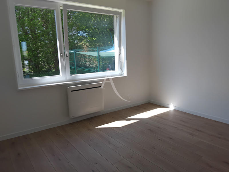 Bureau - 16 m² - 8 pièces