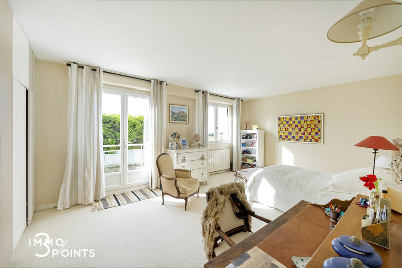 Villa - 275 m² - 16 pièces