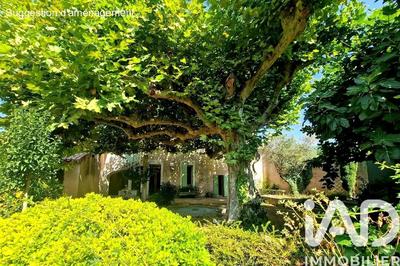 Maison - 290 m² - 9 pièces