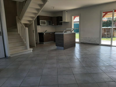 Maison - 90 m² - 4 pièces