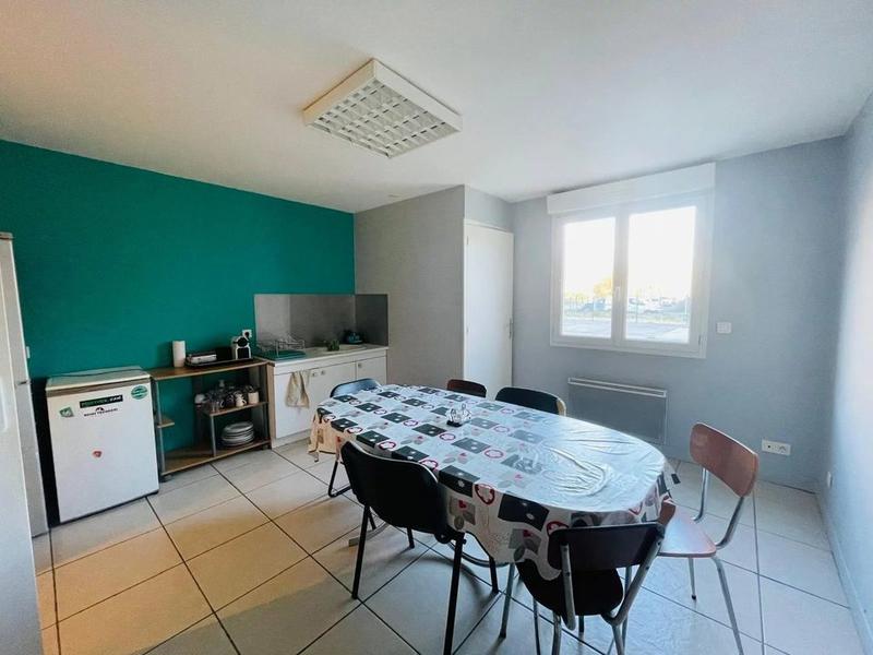 Local commercial - 180 m² - 5 pièces