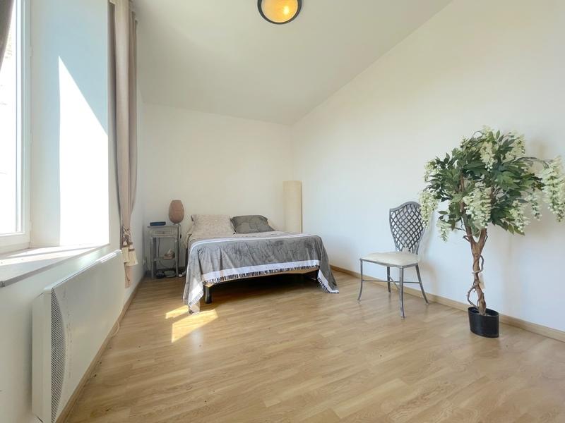 Maison - 265 m² - 12 pièces