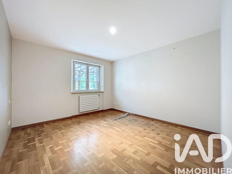 Maison - 233 m² - 6 pièces