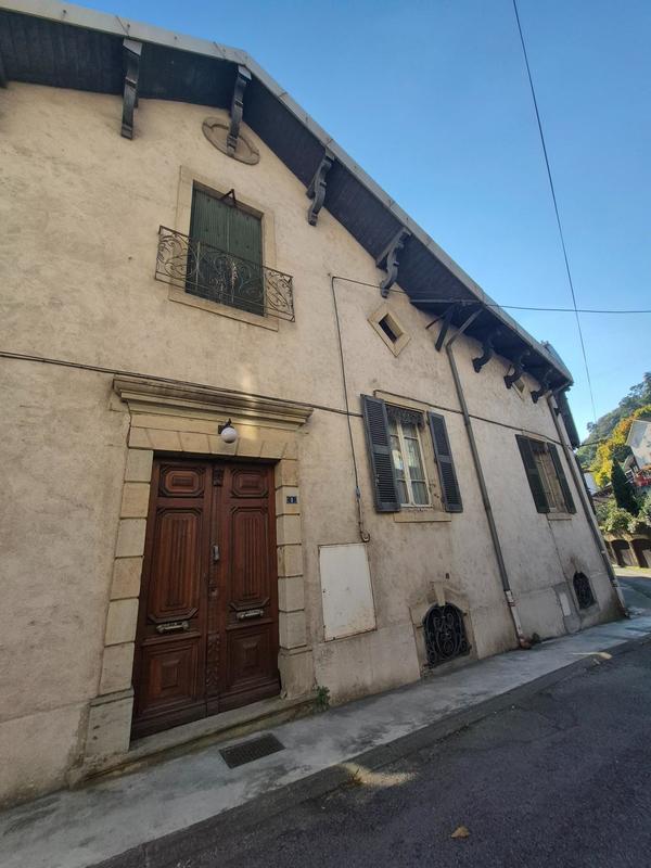 Appartement - 211 m² - 10 pièces