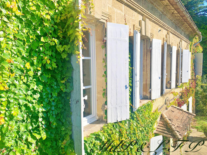 Maison - 241 m² - 7 pièces