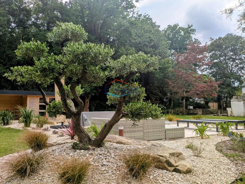 Maison traditionnelle - 190 m² - 8 pièces