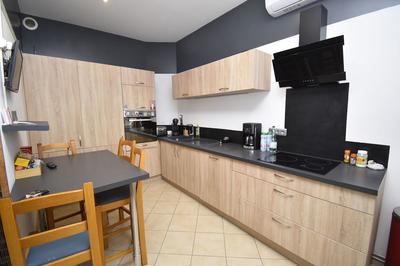 Maison traditionnelle - 178 m² - 7 pièces