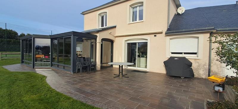 Maison - 189 m² - 8 pièces