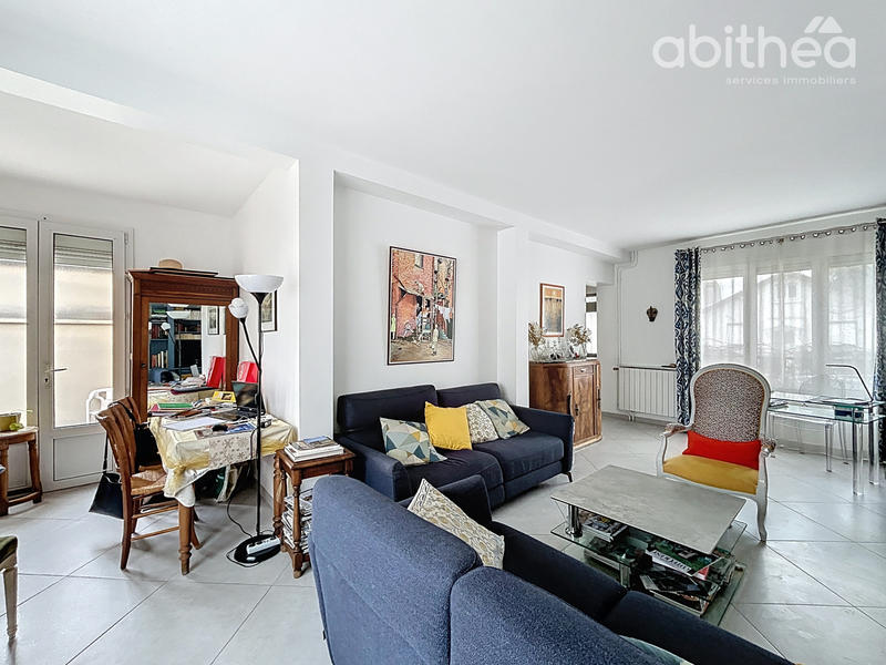 Maison - 128 m² - 9 pièces