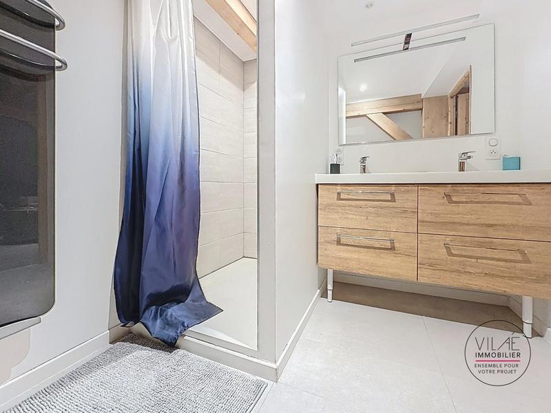 Maison - 209 m² - 8 pièces