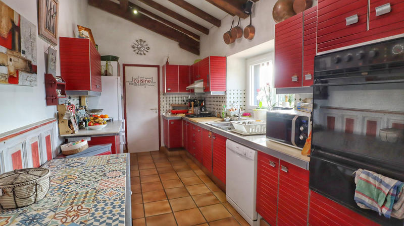 Maison - 230 m² - 8 pièces