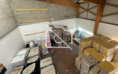Entrepôt - 350 m²