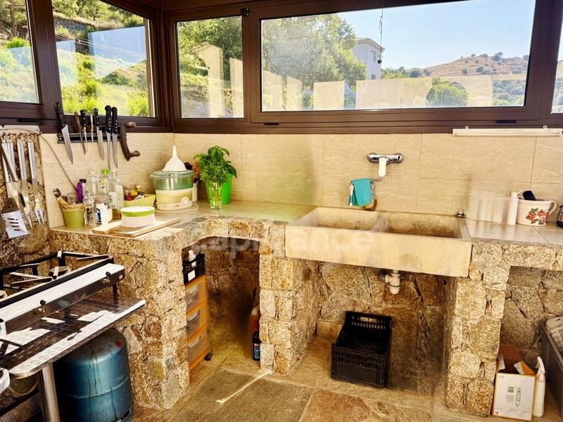 Propriété - 218 m² - 7 pièces