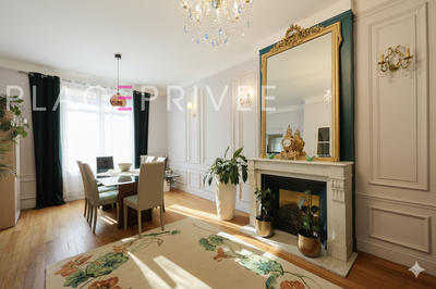 Maison - 218 m² - 8 pièces