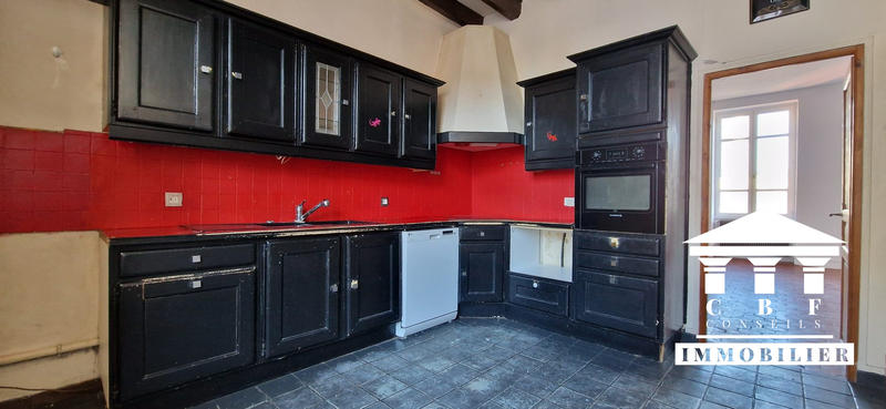 Maison - 220 m² - 10 pièces