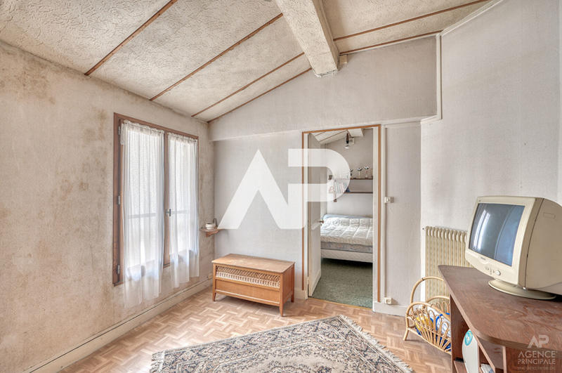 Maison - 184 m² - 10 pièces