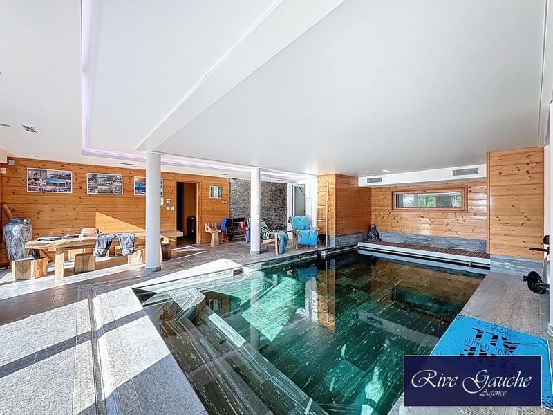 Maison - 345 m² - 7 pièces