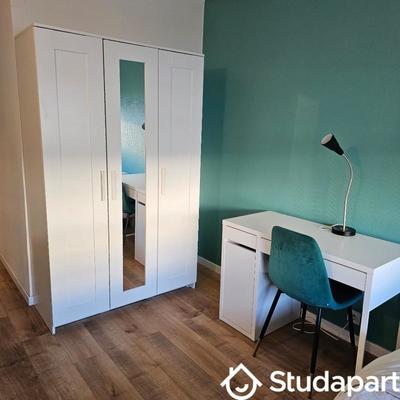 Chambre - 10 m² - 1 pièce