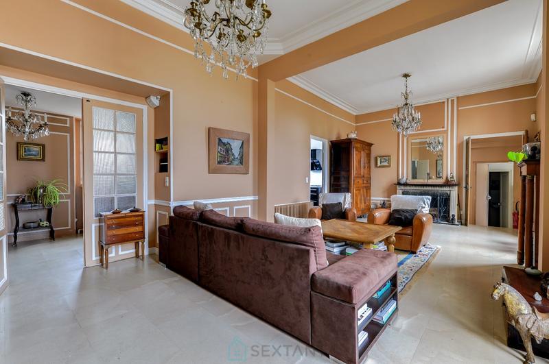 Maison - 413 m² - 10 pièces