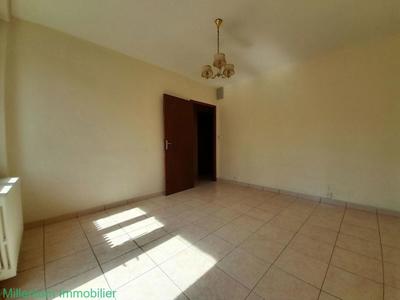 Appartement - 80 m² - 3 pièces