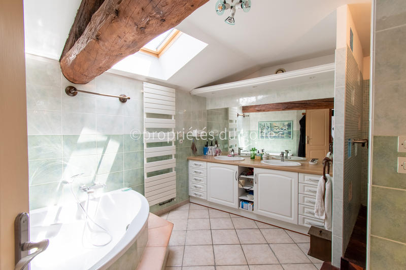 Maison - 244 m² - 6 pièces