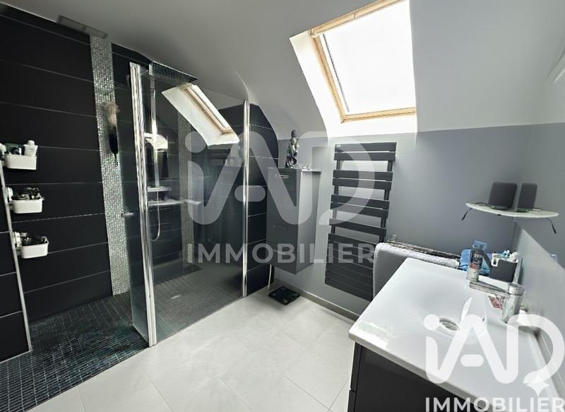 Maison - 210 m² - 7 pièces