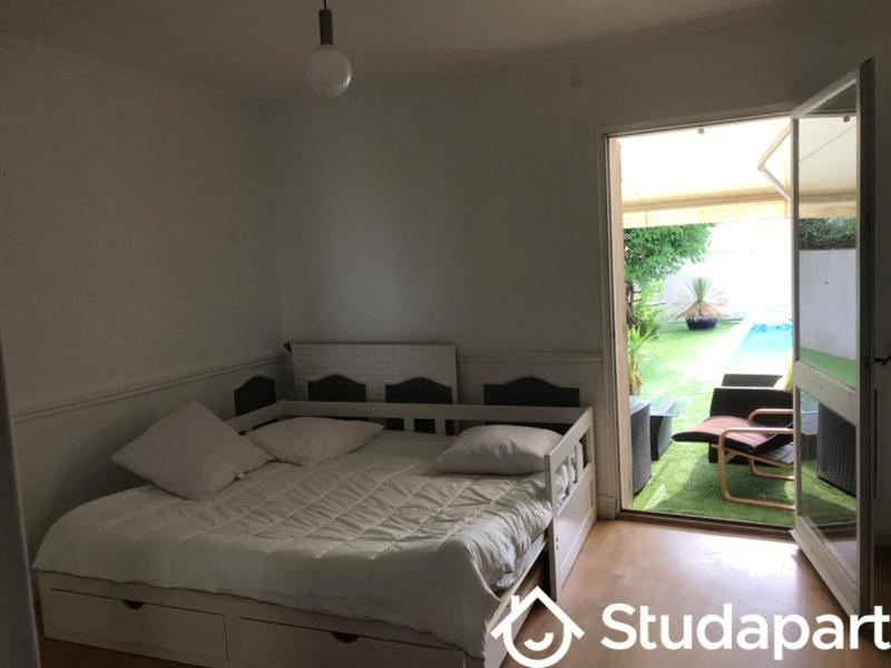 Chambre - 11 m² - 1 pièce