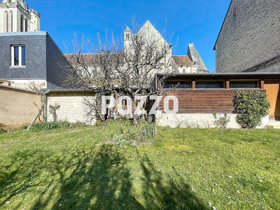 Maison - 298 m² - 12 pièces