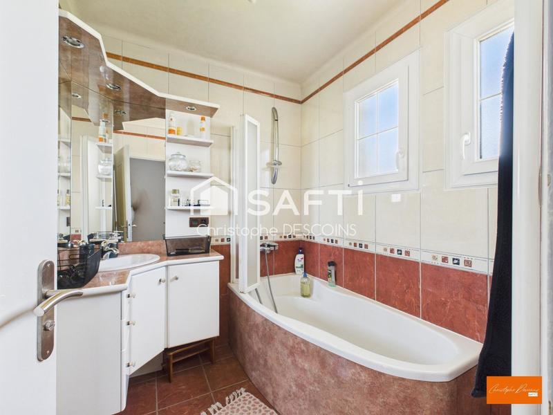 Maison - 160 m² - 9 pièces