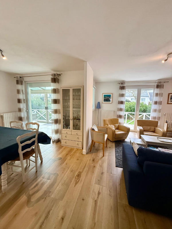 Maison - 121 m² - 8 pièces