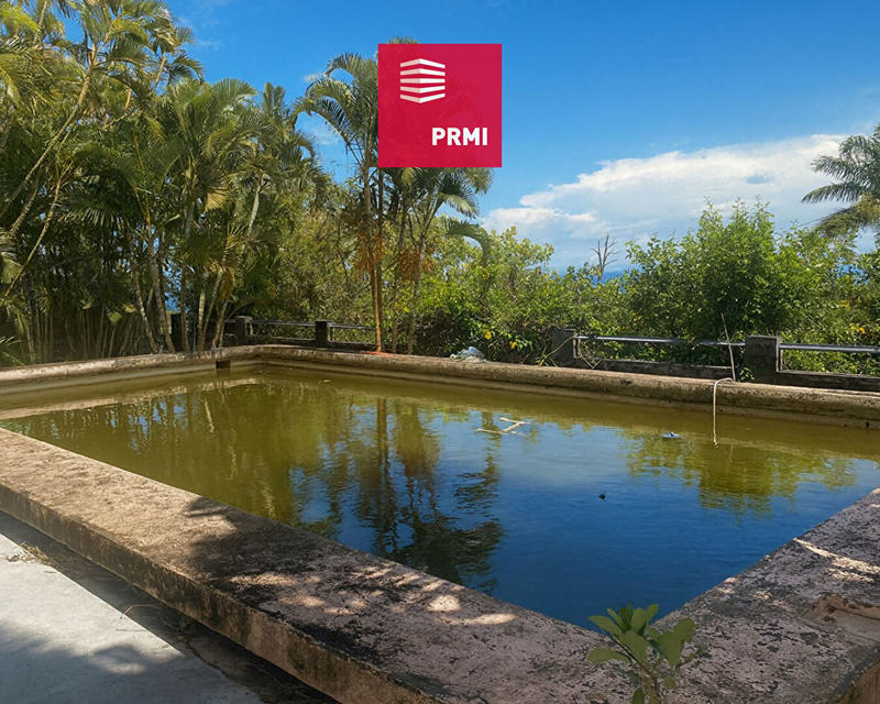 Maison - 250 m² - 6 pièces