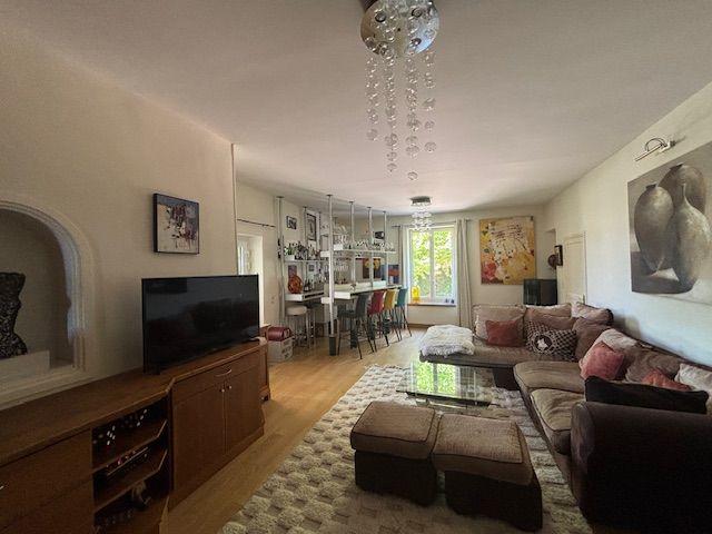 Villa - 222 m² - 7 pièces