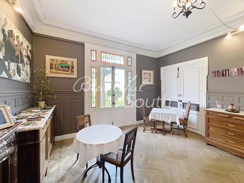 Hôtel particulier - 260 m²