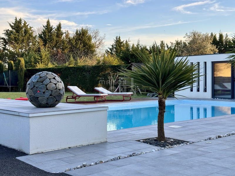 Maison contemporaine - 220 m² - 9 pièces