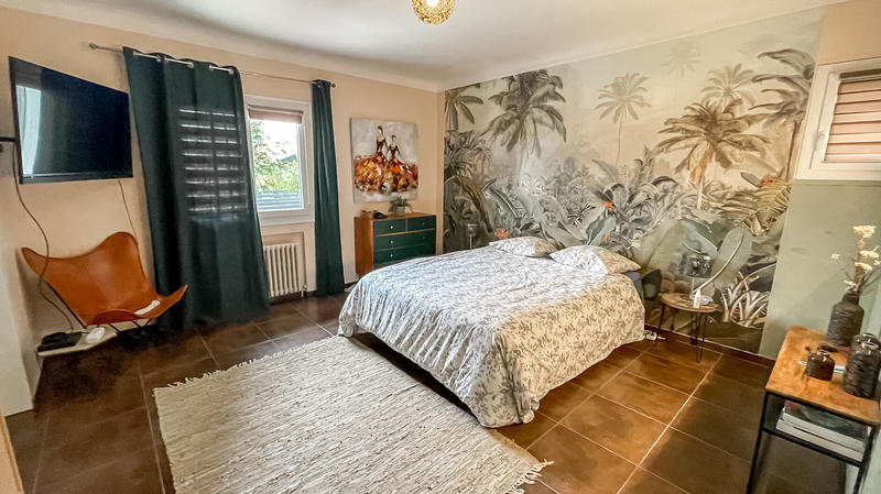 Maison - 250 m² - 7 pièces